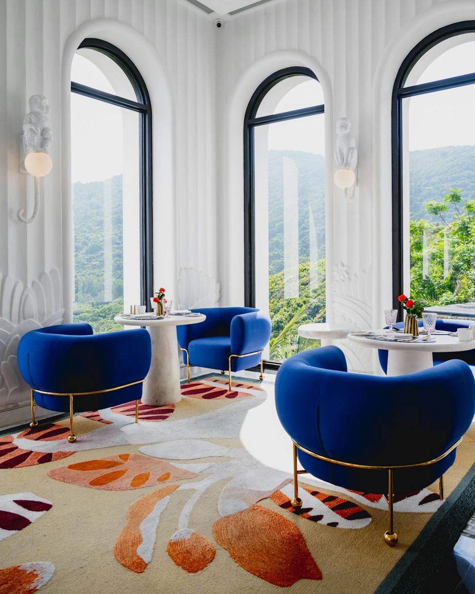 Luxury room with mountain view